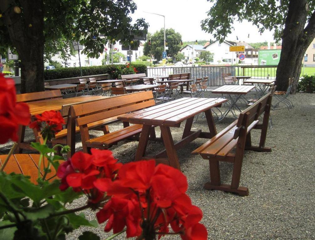 Gasthof Zur Krone Denkendorf  Bagian luar foto